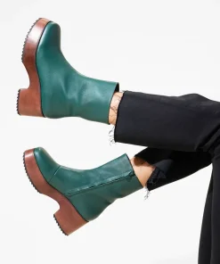 Isla In*Charlotte Stone Online