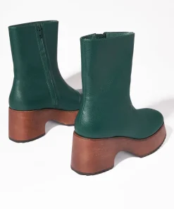 Isla In*Charlotte Stone Online