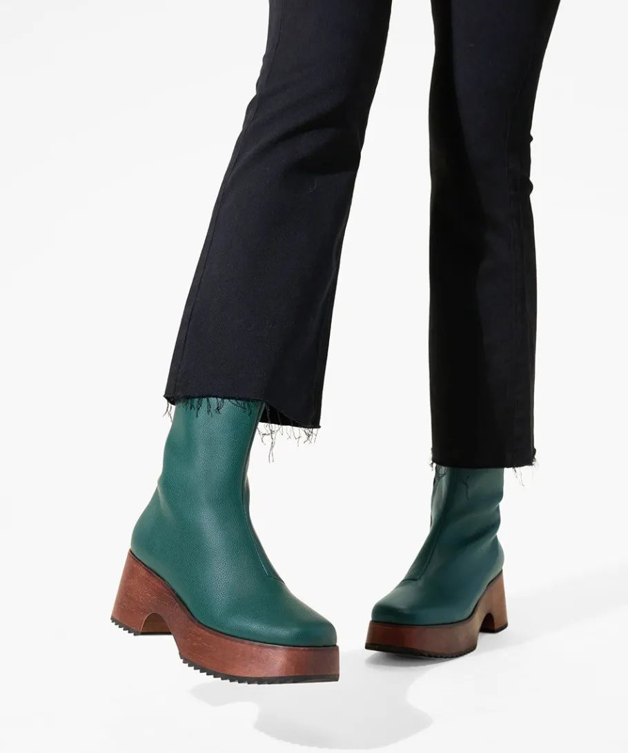 Isla In*Charlotte Stone Online