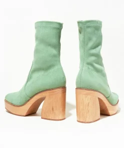 Stina In*Charlotte Stone