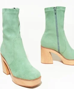 Stina In*Charlotte Stone